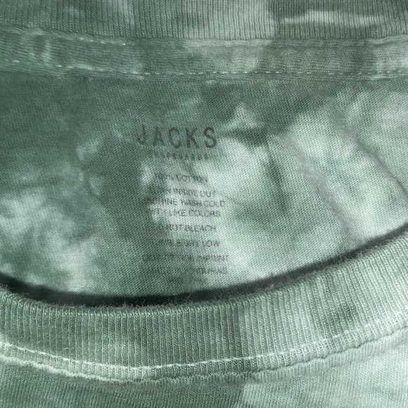 Jack’s Surf Shop Skull and Crossbones Tie-Dye T-shirt - Picture 3 of 5